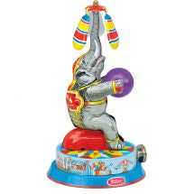 00720 M 72 Elephantdesign roundabout