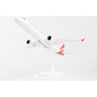 1/100 QANTAS E190
