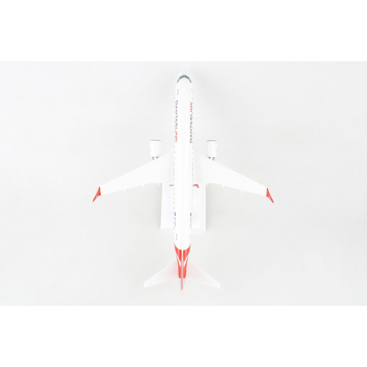 1/100 QANTAS E190