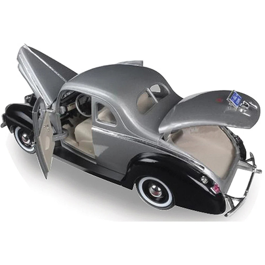 image3_1/18 1940 Ford Deluxe (Timeless Classics)
