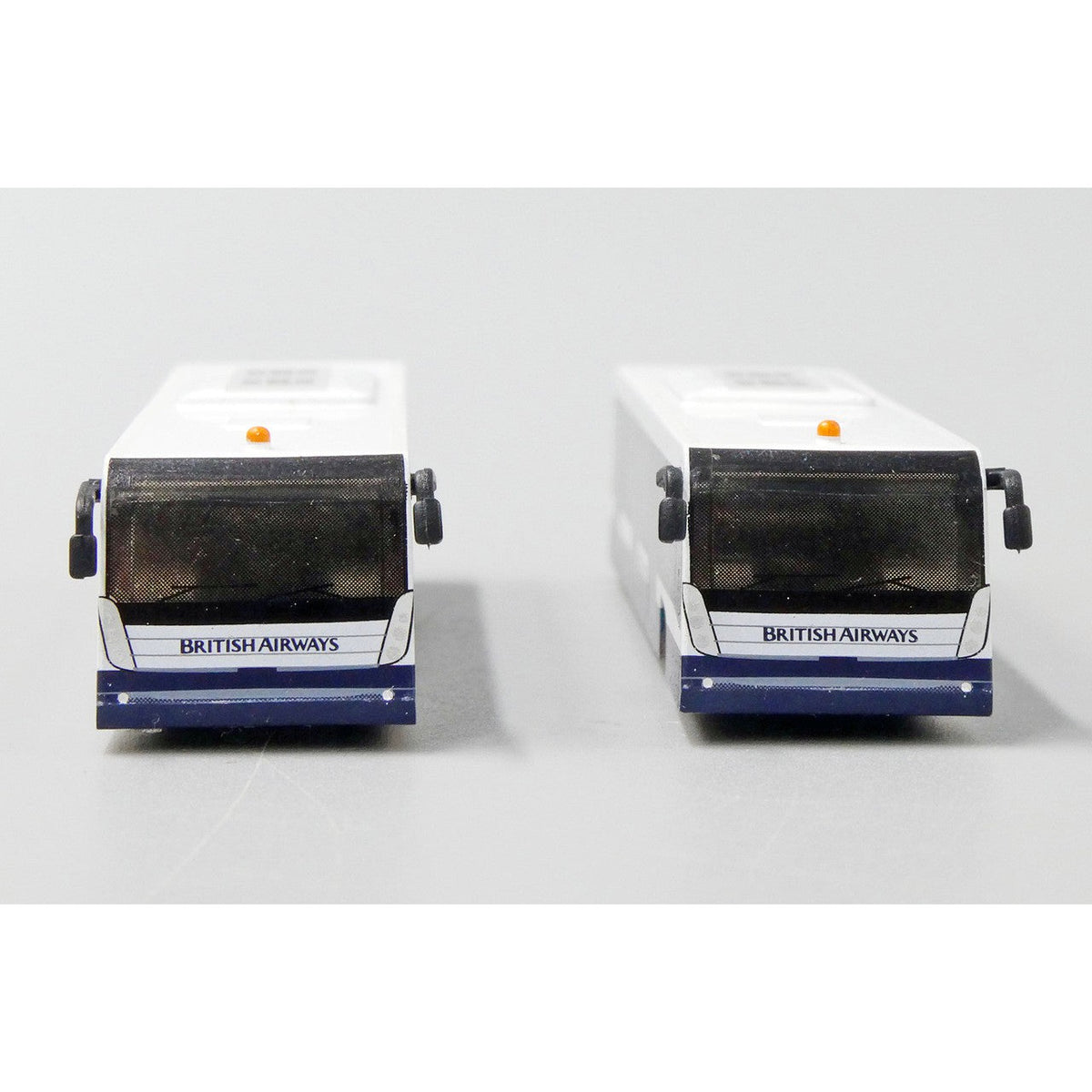 1/200 AIRPORT BUS BRITISH LANDOR 2PCS PER BOX