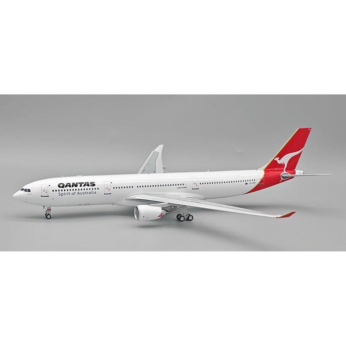 1/200 Qantas Airbus A330-303 VHQPB Delivery