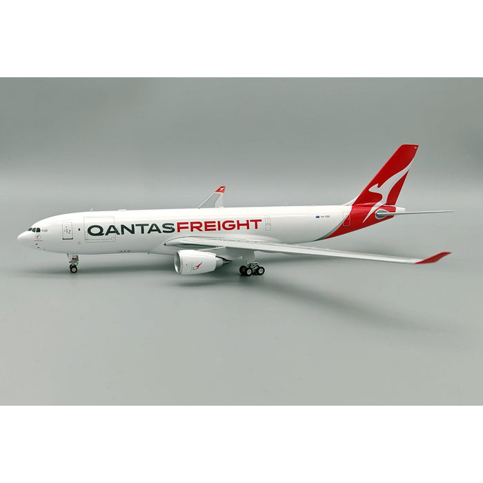 1/200 Qantas Freight Airbus A330-202 (P2F) VH-EBE