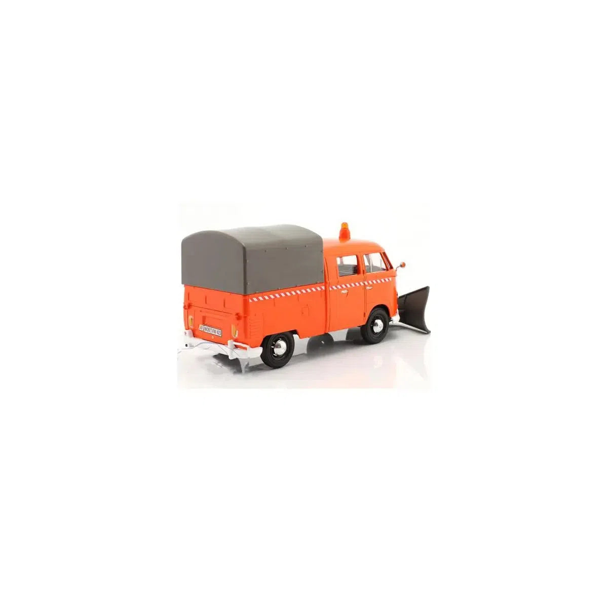 1/24 VW Type 2 (T1) Pickup with Snow Plow_2