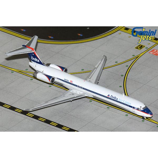 1/400 MD-88 Delta N925DL interim livery