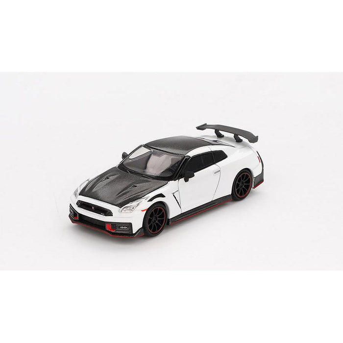 1/64 Nissan GT-R Nismo 2024 Brilliant White Pearl