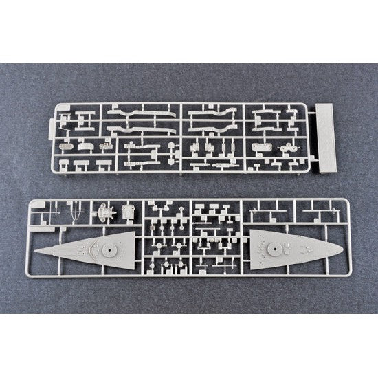 1/700 Top Grade German Bismarck Battleship