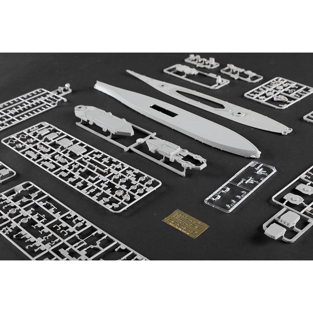 1/700 USS IOWA BB-61 Plastic Model Kit
