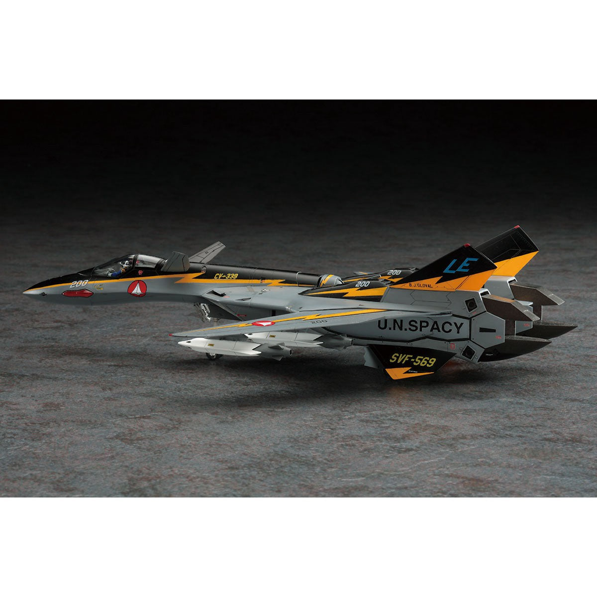 1/72 VF19A SVF569 LIGHTNINGS w/Highmaneuver Missiles