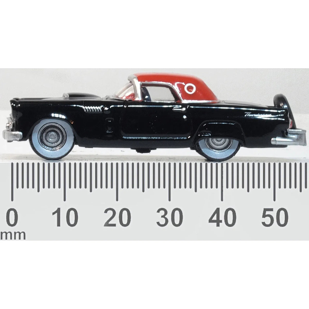 1/87 Ford Thunderbird Raven Black/Fiesta Red 1956