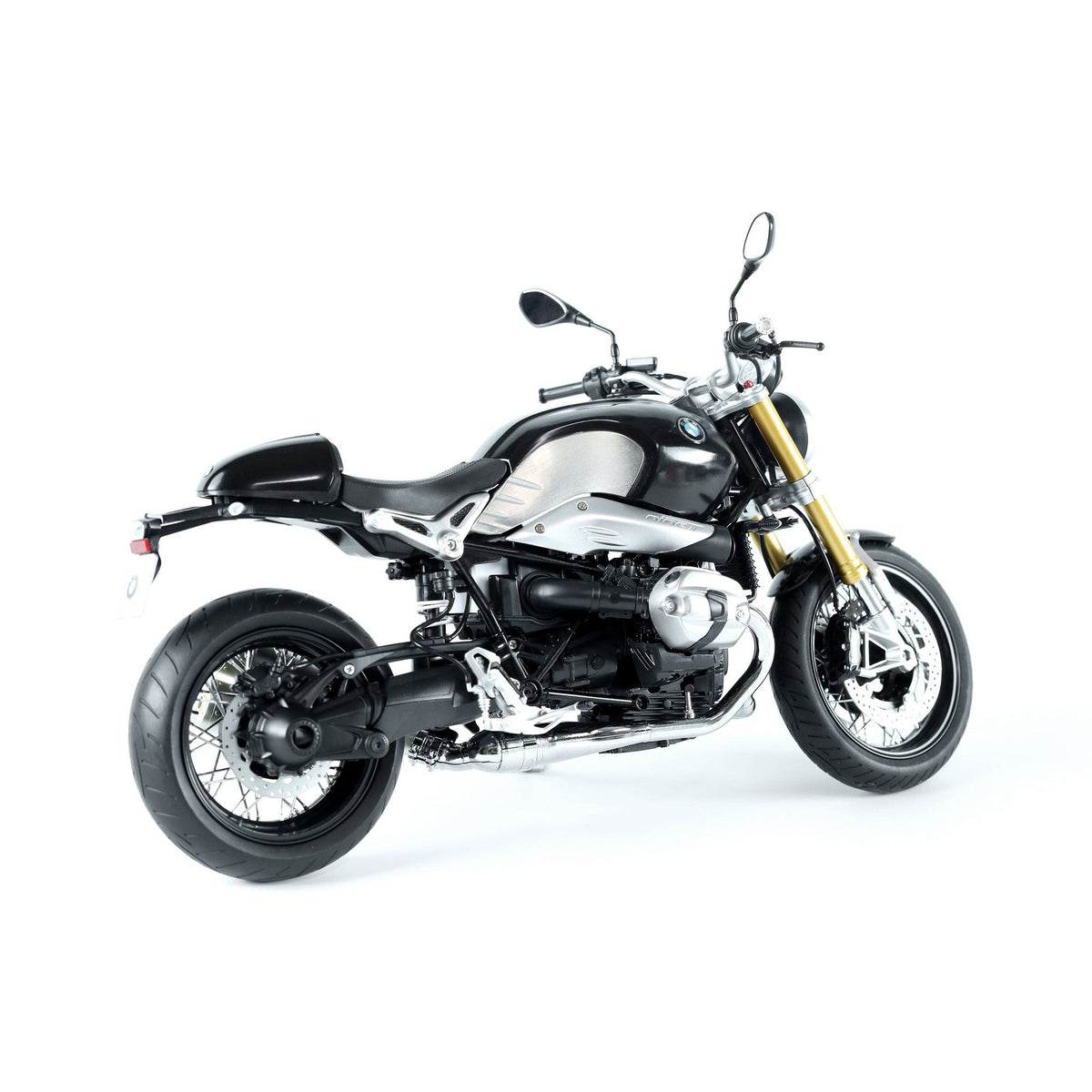 1/9 BMW R nineT (Pre-Coloured Edition) Plastic Model Kit_2
