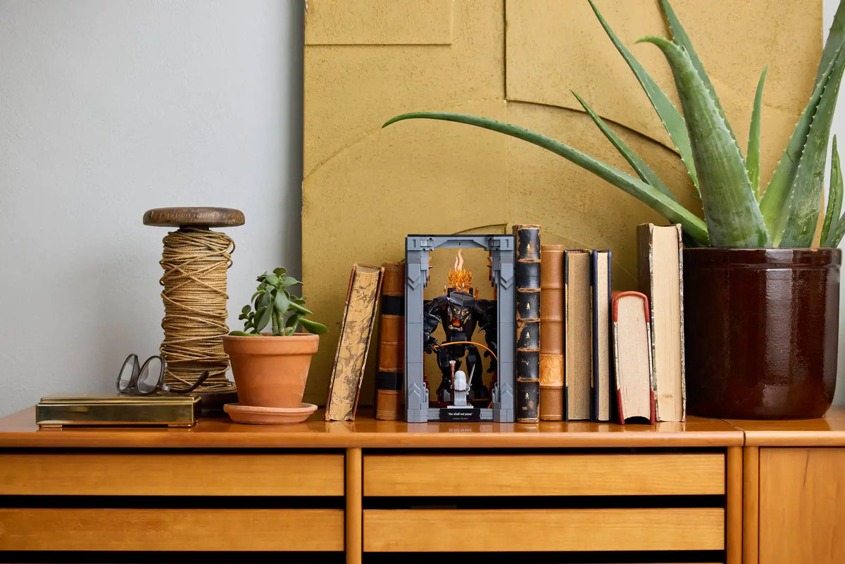 ICONS - The Lord of the Rings: Balrog Book Nook