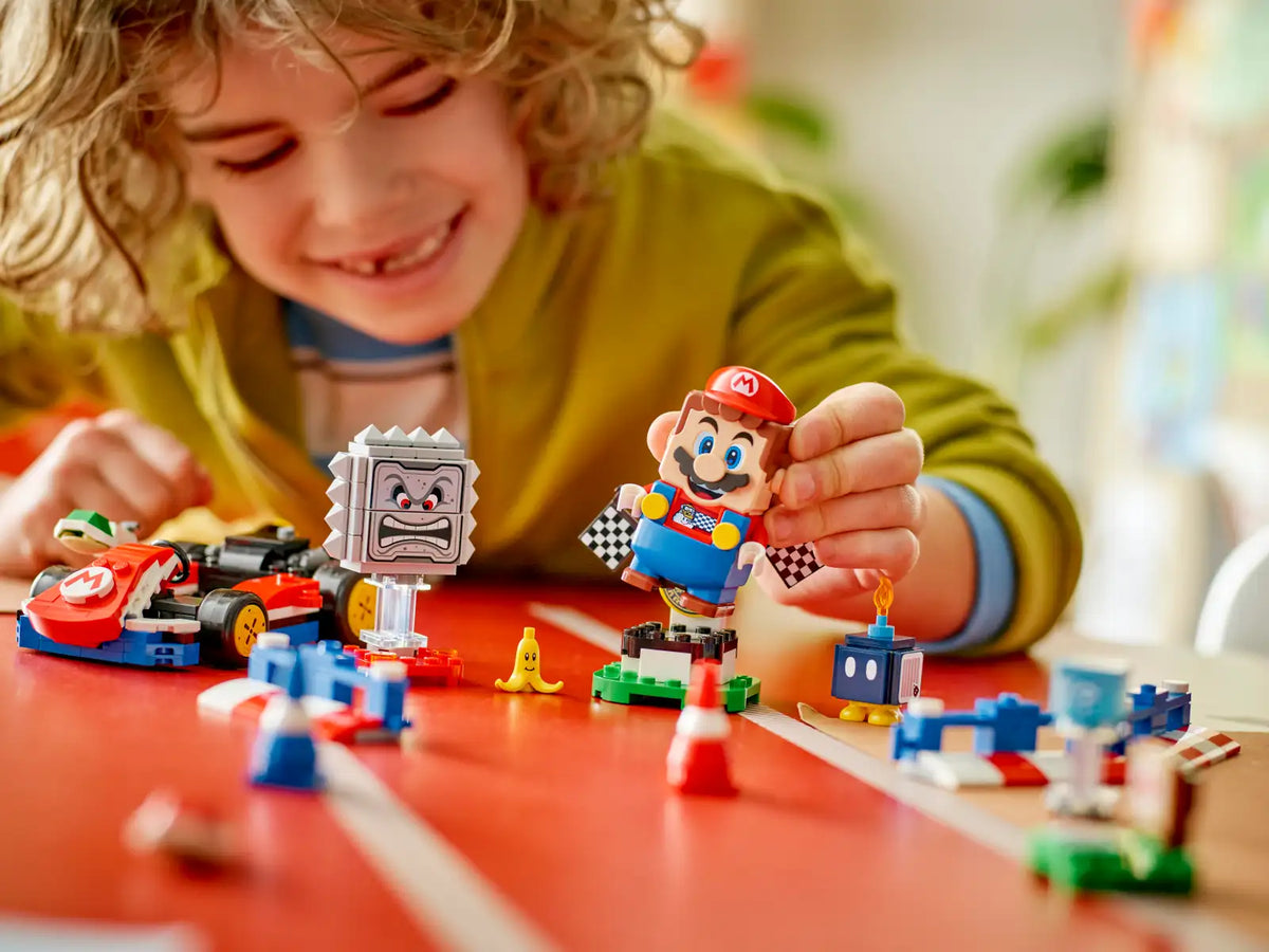 SUPER MARIO - Mario Kart – Interactive LEGO Mario & Standard Kart