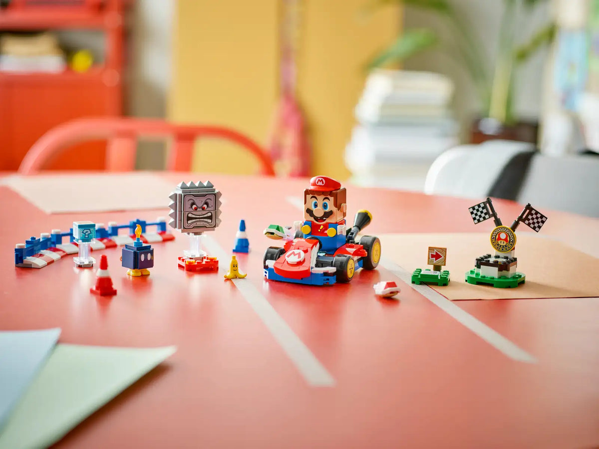 SUPER MARIO - Mario Kart – Interactive LEGO Mario & Standard Kart
