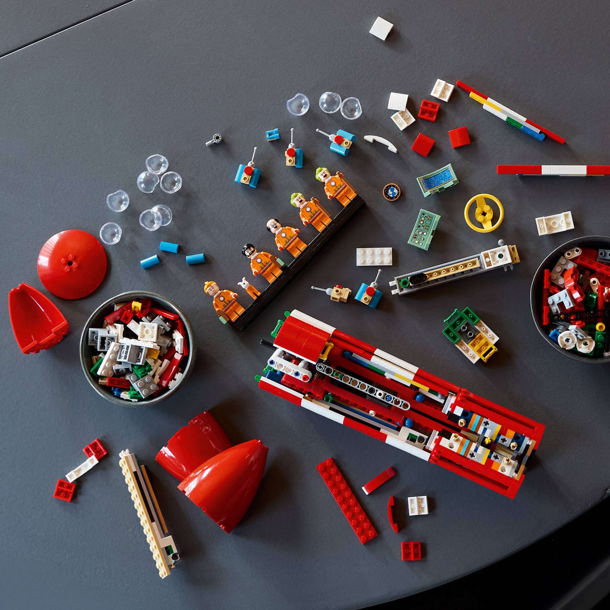 IDEAS - Tintin Moon Rocket