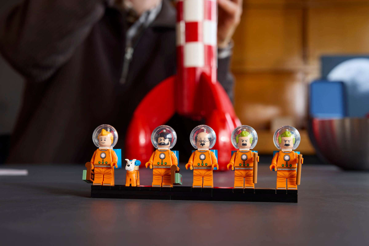 IDEAS - Tintin Moon Rocket