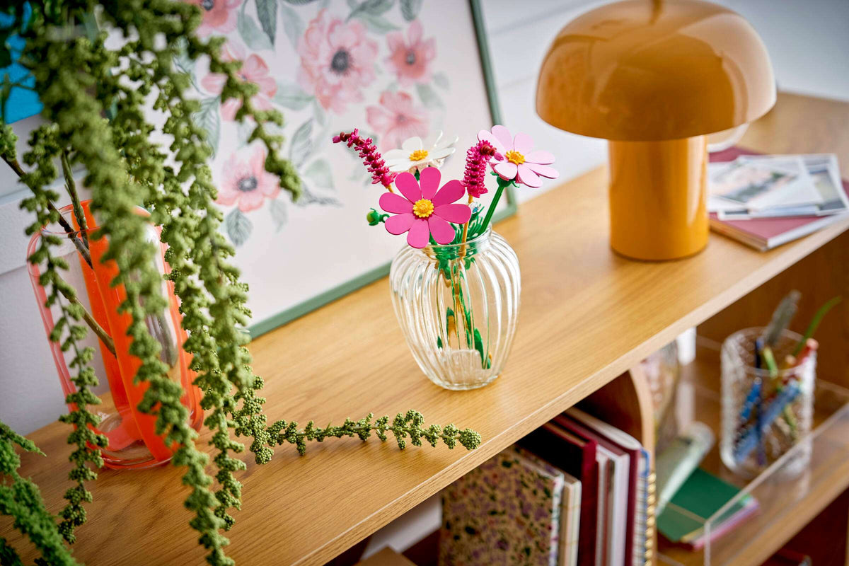 BOTANICALS - Cosmos Flowers