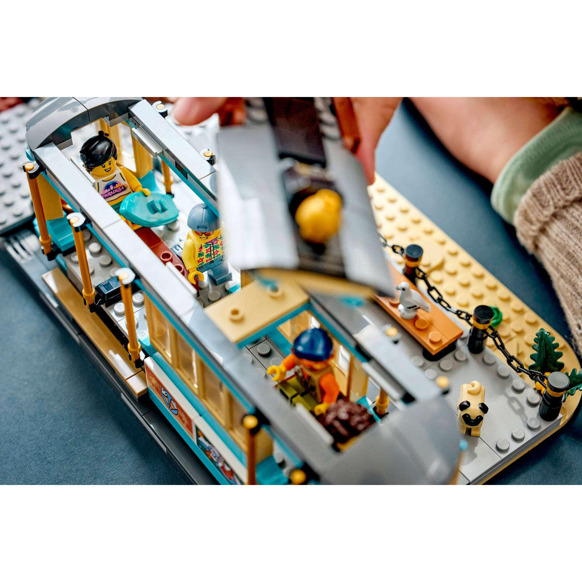 CITY - Classic Beach Streetcar