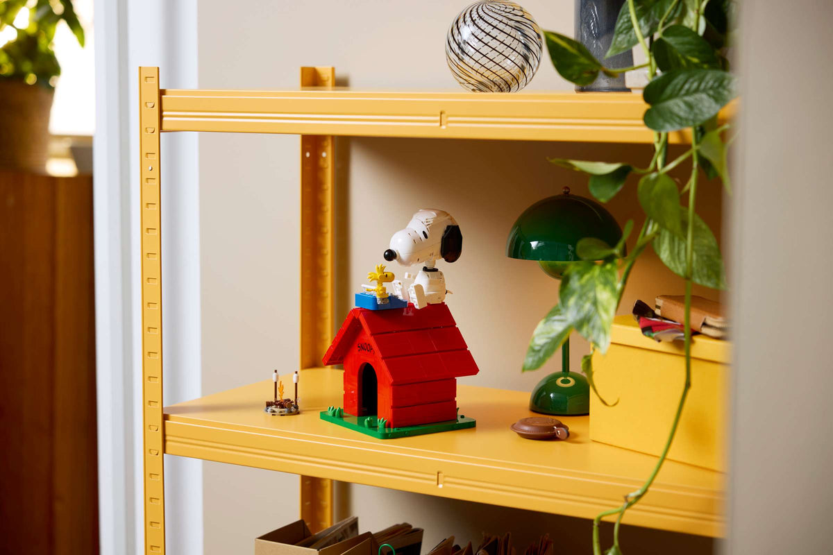 IDEAS - Peanuts: Snoopy's Doghouse