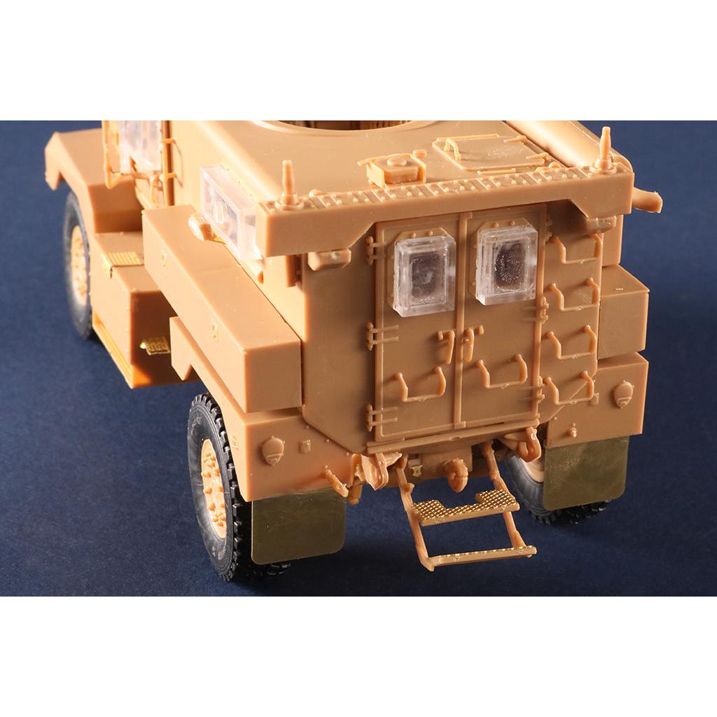 1/35 Cougar 4x4 MRAP Model Kit