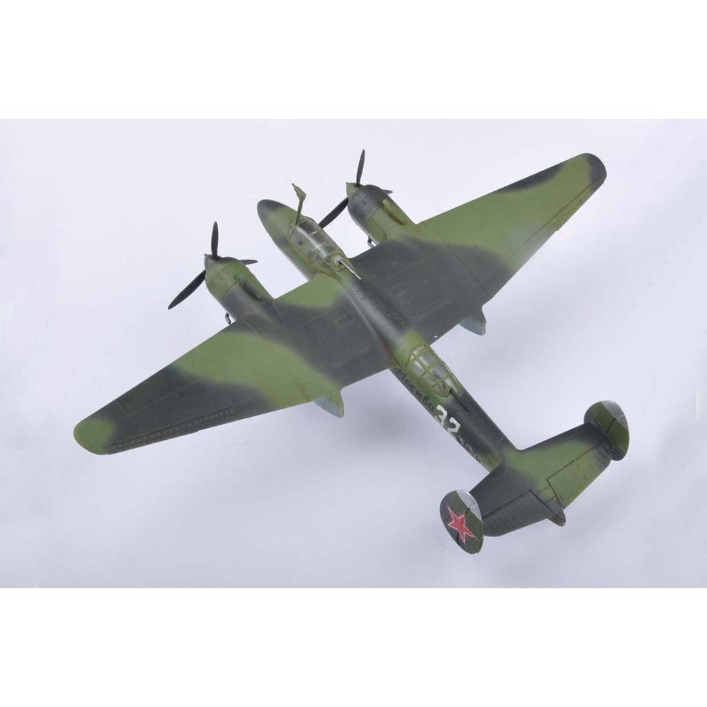 1/72 Soviet Tu-2 Bomber Model Kit