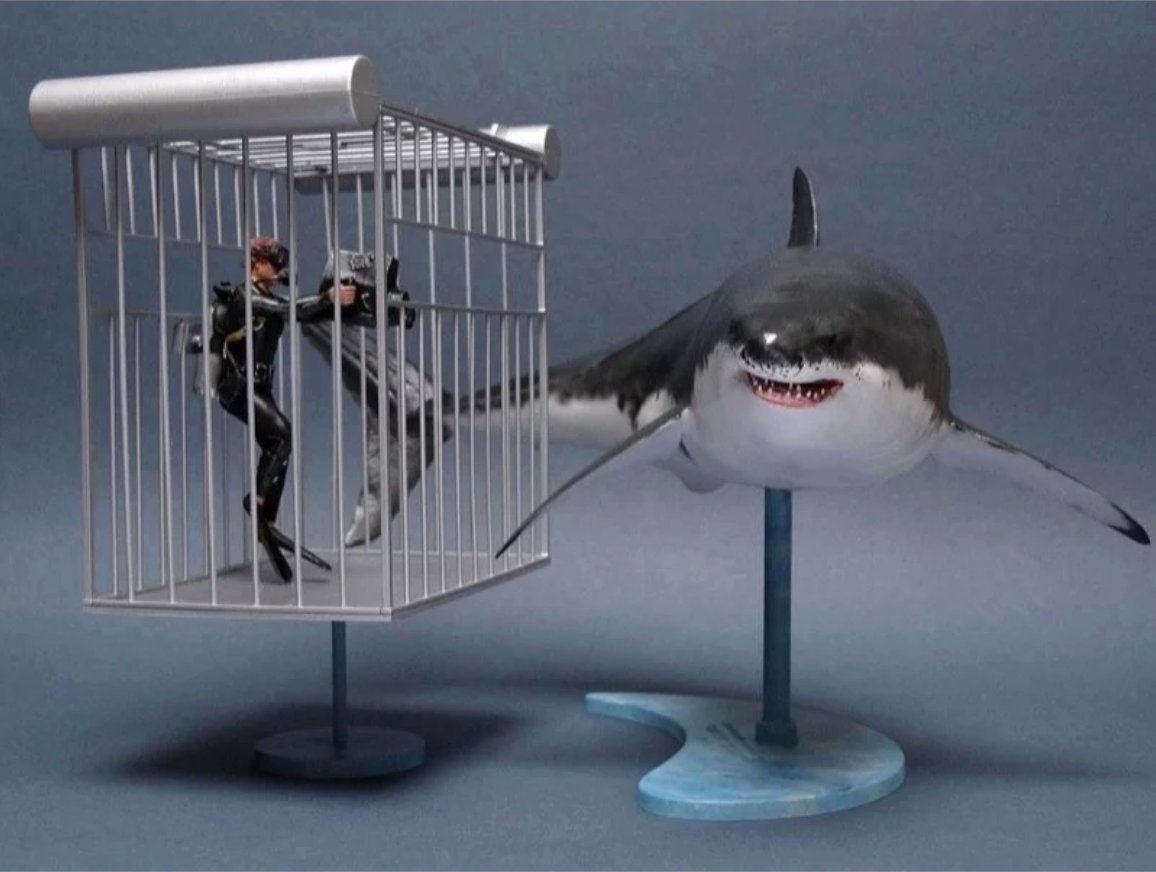 1/18 Great White Shark with Cage and Diver