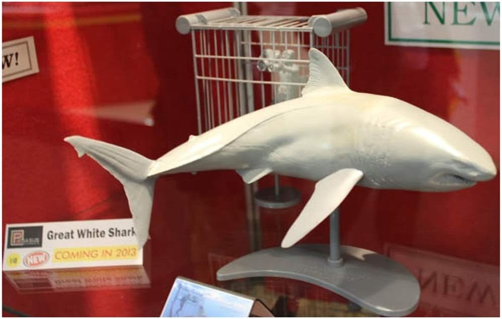 1/18 Great White Shark with Cage and Diver