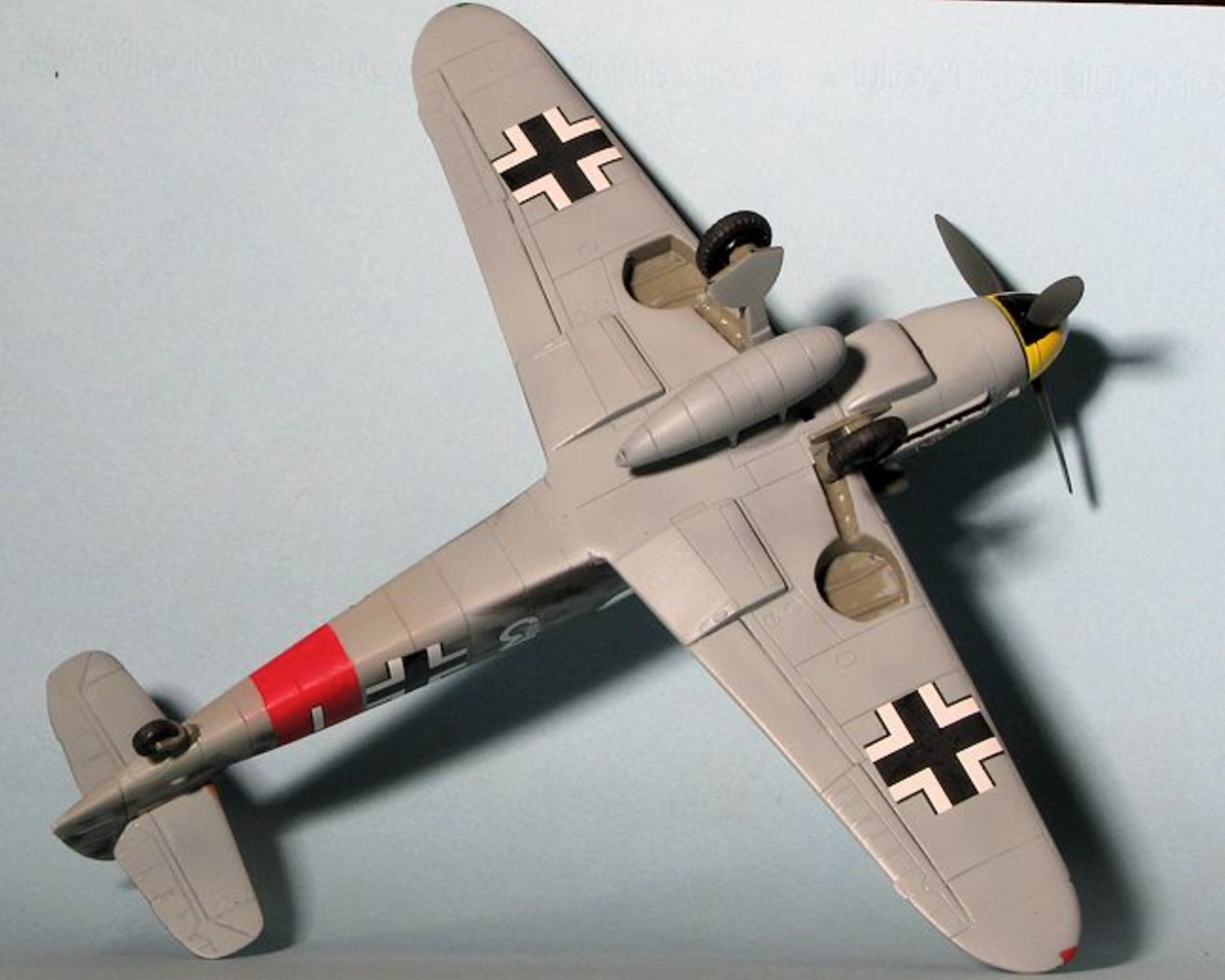 1/48 Messerschmitt Bf-109 G-6 Plastic Model Kit