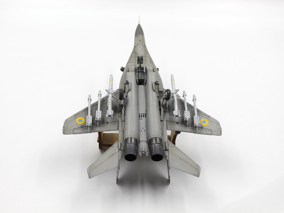 1/72 Radar Hunter MiG-29 '9-13' Ukrainian Fighter with HARM Missiles