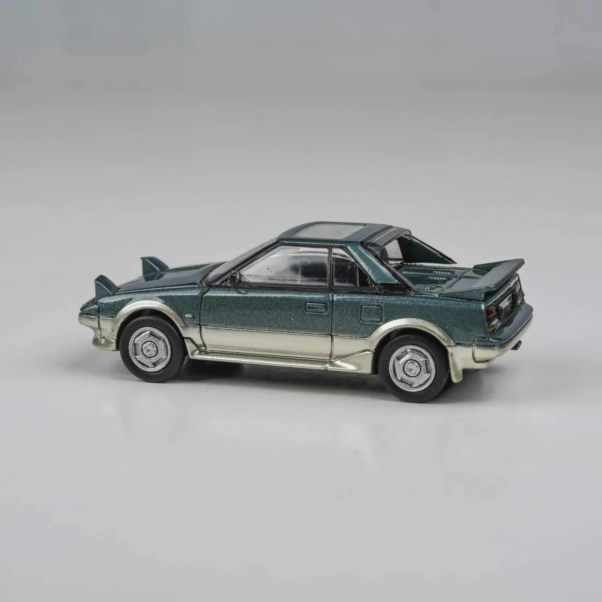 1/64 Toyota MR2 MK1 Green/Gold RHD