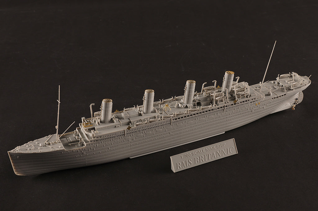 1/700 Britanic Plastic Model Kit