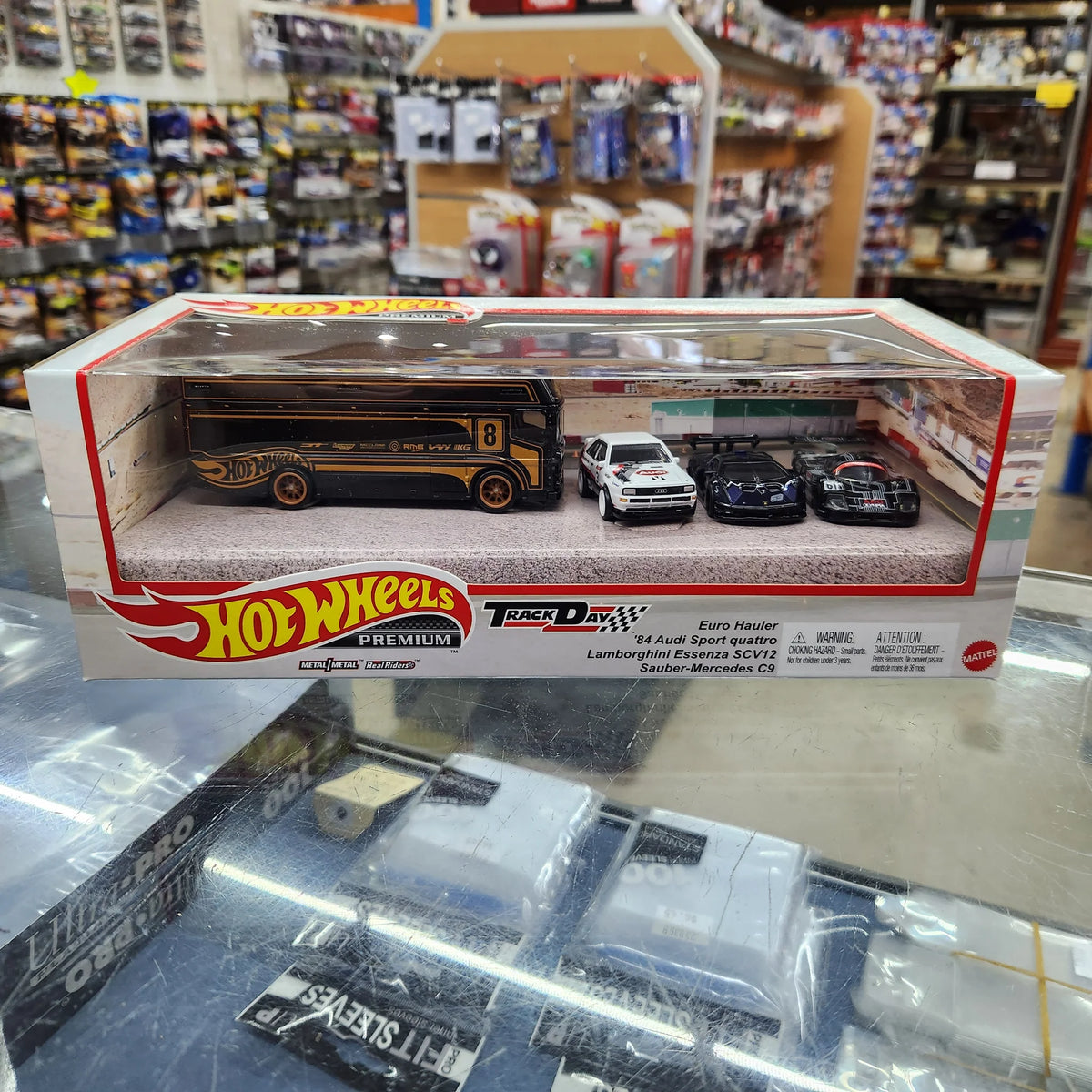 1/64 Track Day Premium 956N