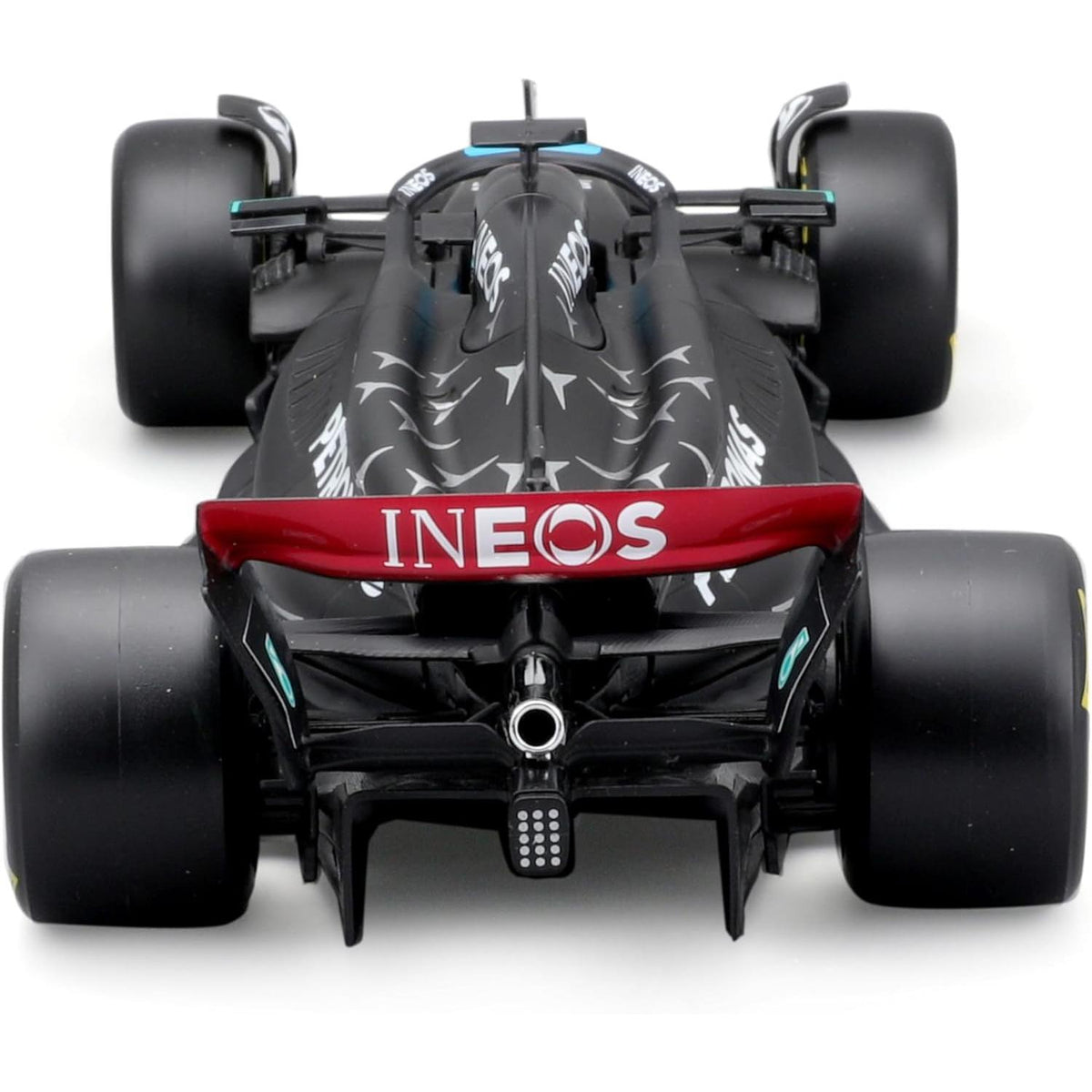 1/24 2023 F1 Mercedes-AMG W14 #63 with Russell Driver Figurine in WB