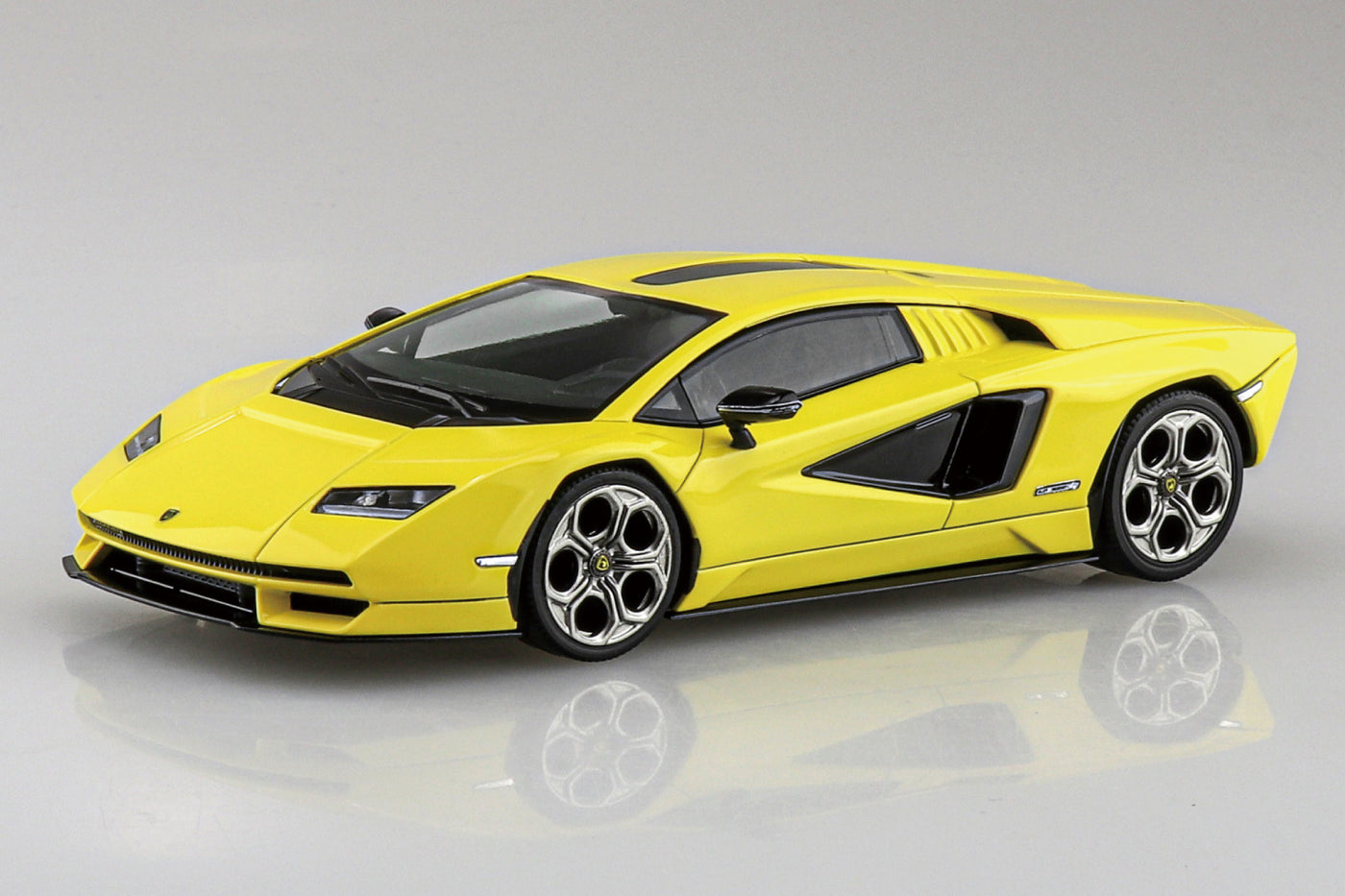 1/32 Lamborghini Countach LPI 800-4 (Yellow)_1