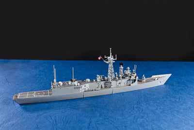 1/700 US Navy Oliver Hazard Perry Class Frigate Plastic Model Kit  ''Aust Decals''_3