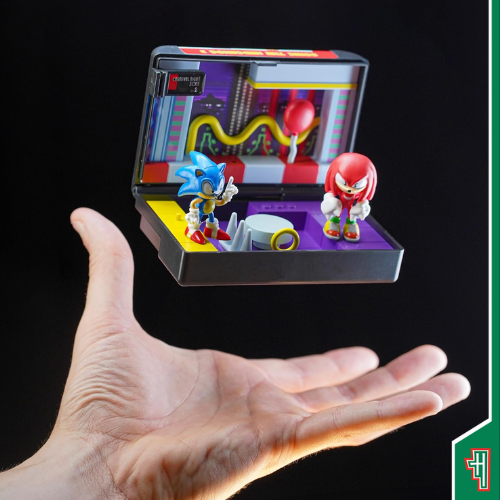 Action Figures and Replicas