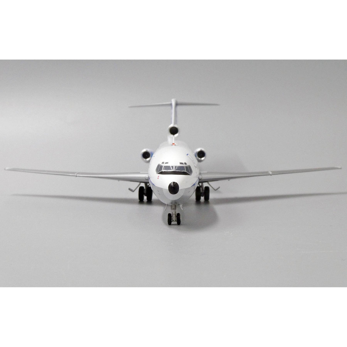 1/200 All Nippon Airways Boeing 727-200 Reg: JA8345 with Stand