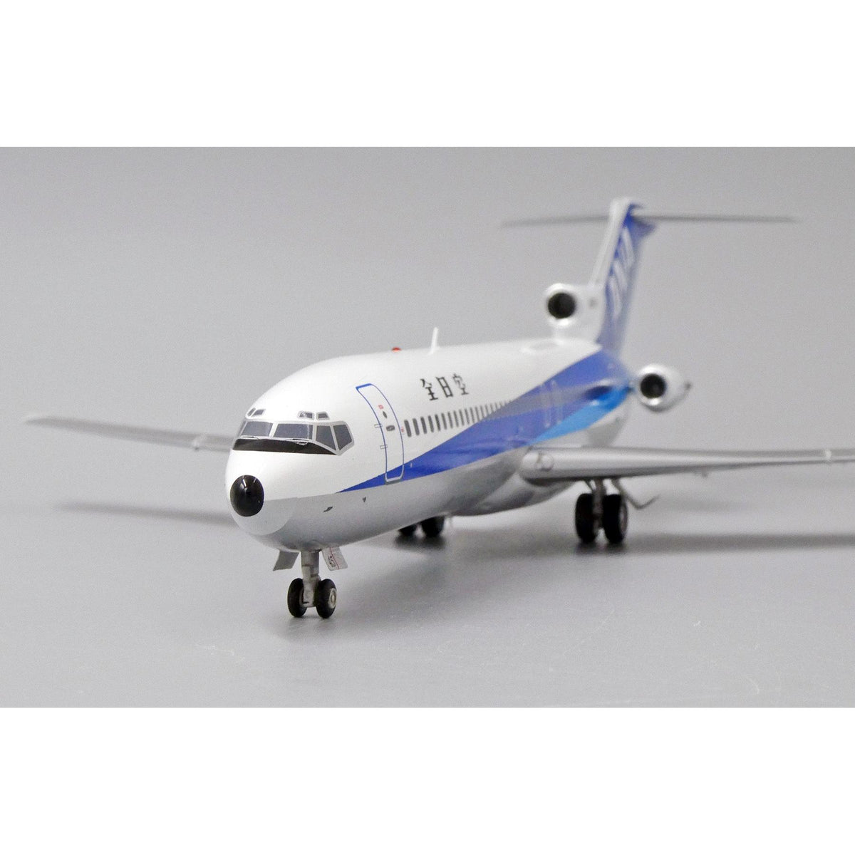 1/200 All Nippon Airways Boeing 727-200 Reg: JA8345 with Stand