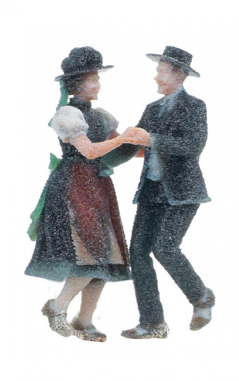 image5_HO Jubilee Model Schwarzwaldhof with 2 Figures (2606)