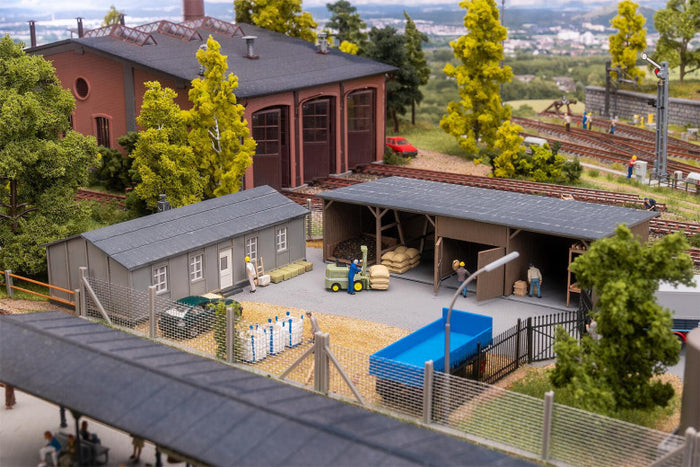 HO Barracks with Coal Shed