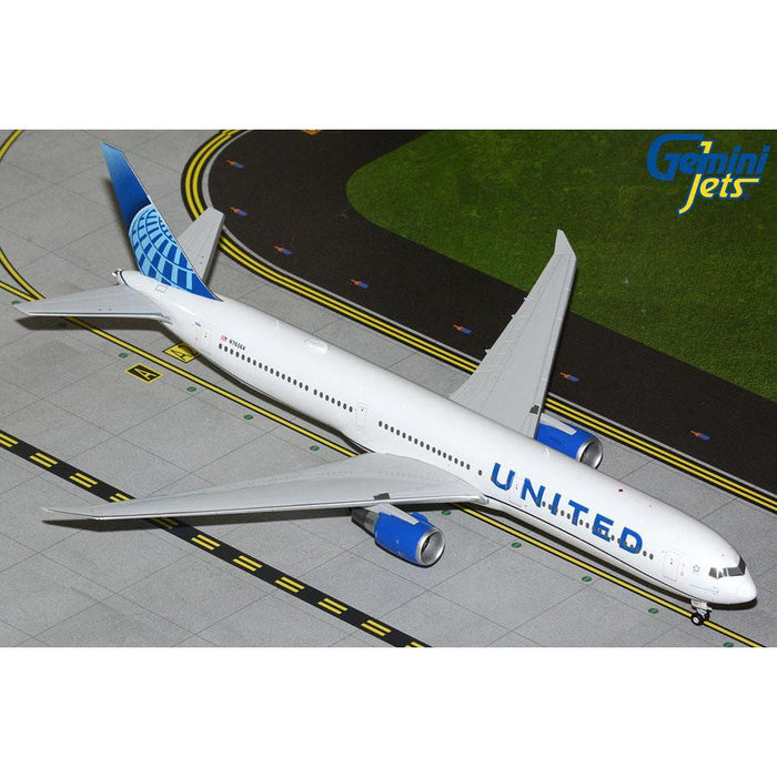 1/200 United Airlines B767-400ER N76064