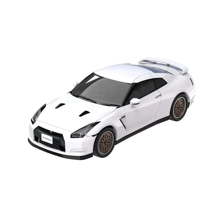 1/64 Tokyo Torque Series 10 - Nissan GTR - Custom Wheels 2007 - Pearl White