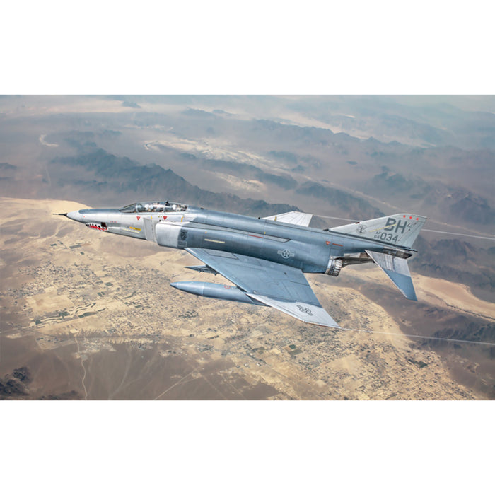 1/72 McDonnell Douglas RF-4C/E Phantom II