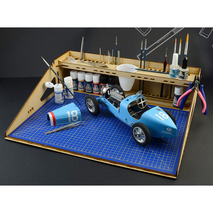 Workstation for Modelling with A3 Cutting Mat_2