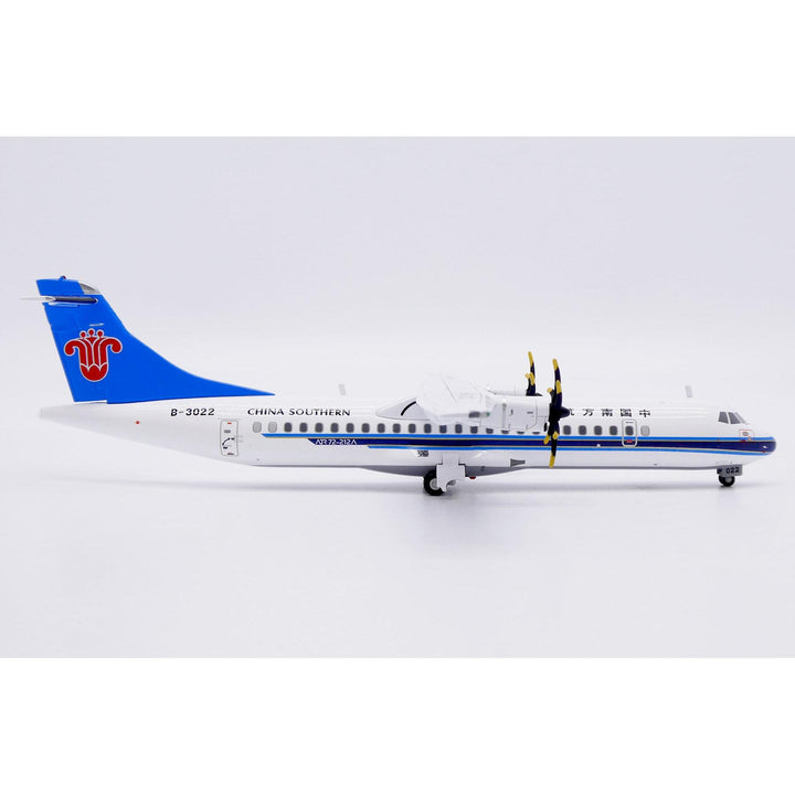 1/200 China Southern Airlines ATR72-500 Reg: B-3022 with Stand