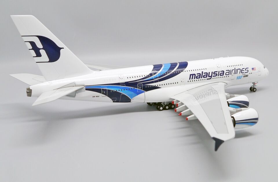 1/200 Malaysia Airlines Airbus A380 "100th A380" Reg: 9M-MNF with Stand