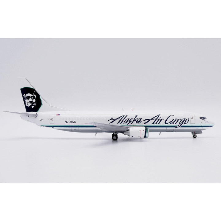 1/200 Alaska Air Cargo Boeing 737-400(SF) Reg: N709AS with Stand