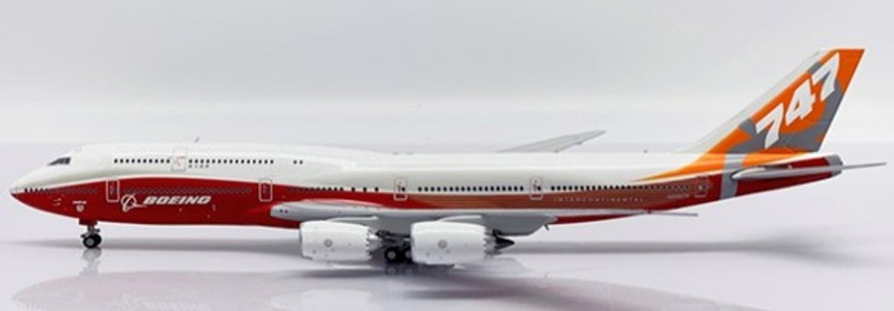 1/400 Boeing House Color 747-8i "Sunrise" Reg: N6067E with Antenna