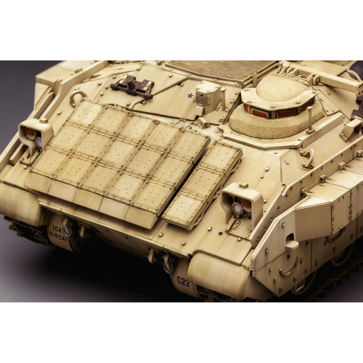 1/35 U.S. Cavalry Fighting Vehicle M3A3 Bradley with BUSK III_3
