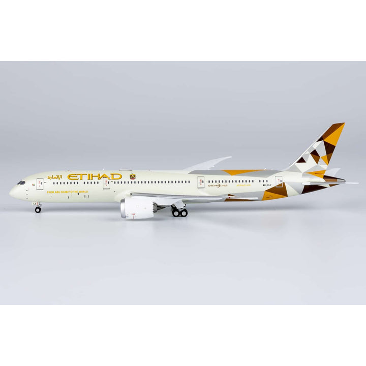 image2_1/400 Etihad Boeing 787-9 A6-BLZ